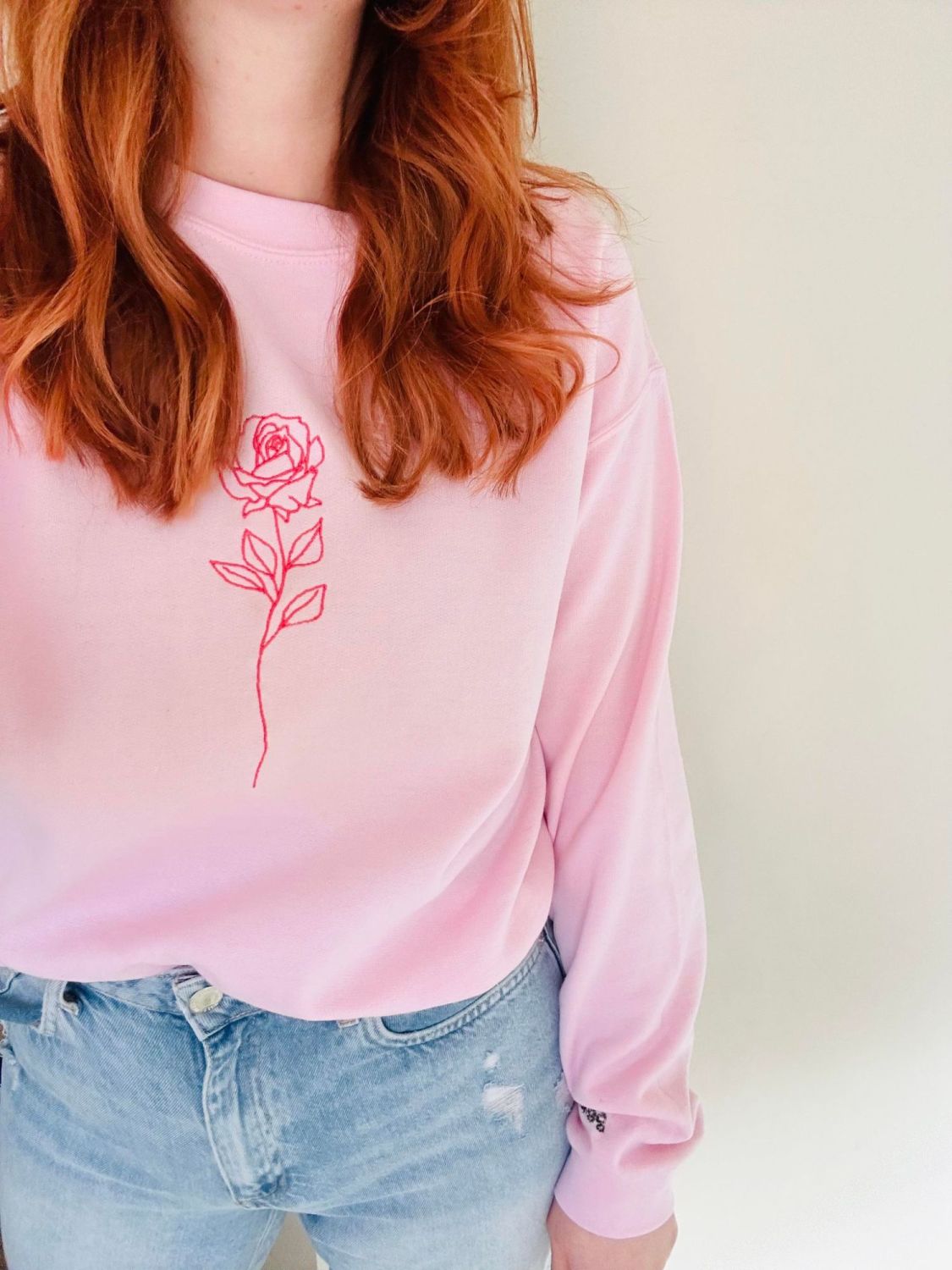 Rose embroidered sweatshirt outlet