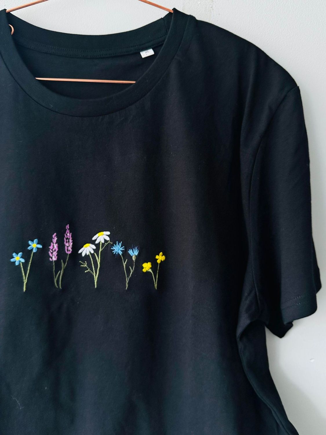 white organic applique flower embroidery tshirt main image 1