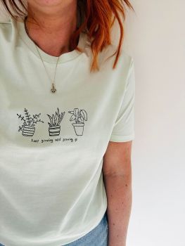  Keep growing & growing embroidered t-shirt