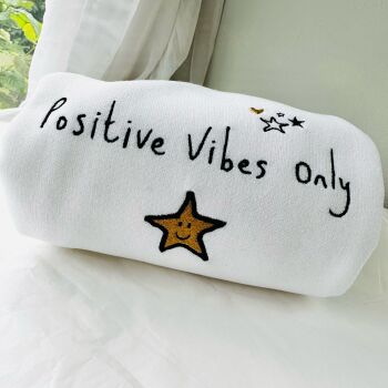  Positive vibes only - Embroidered Sweater