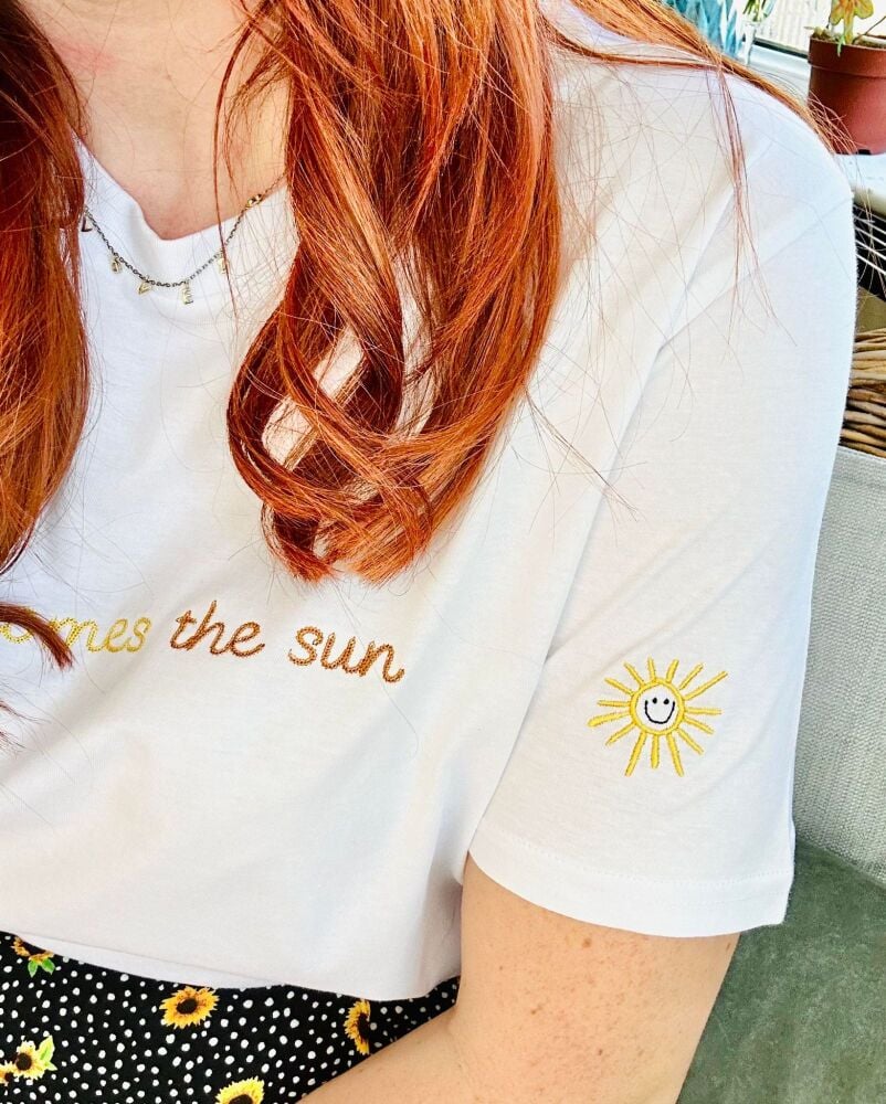 <!-- 001 --> Embroidered 'Here comes the  sun' T-shirt