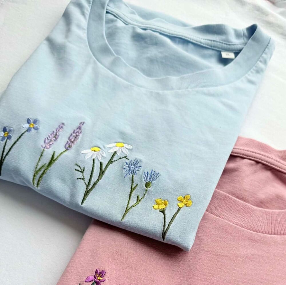 XL Baby blue wildflowers t-shirt