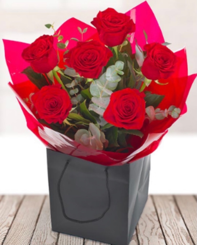 6 Luxury Red Rose Bouquet