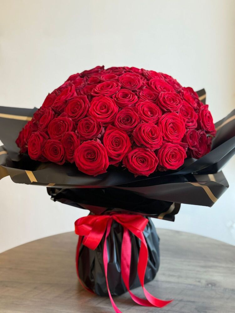 100 Red Roses