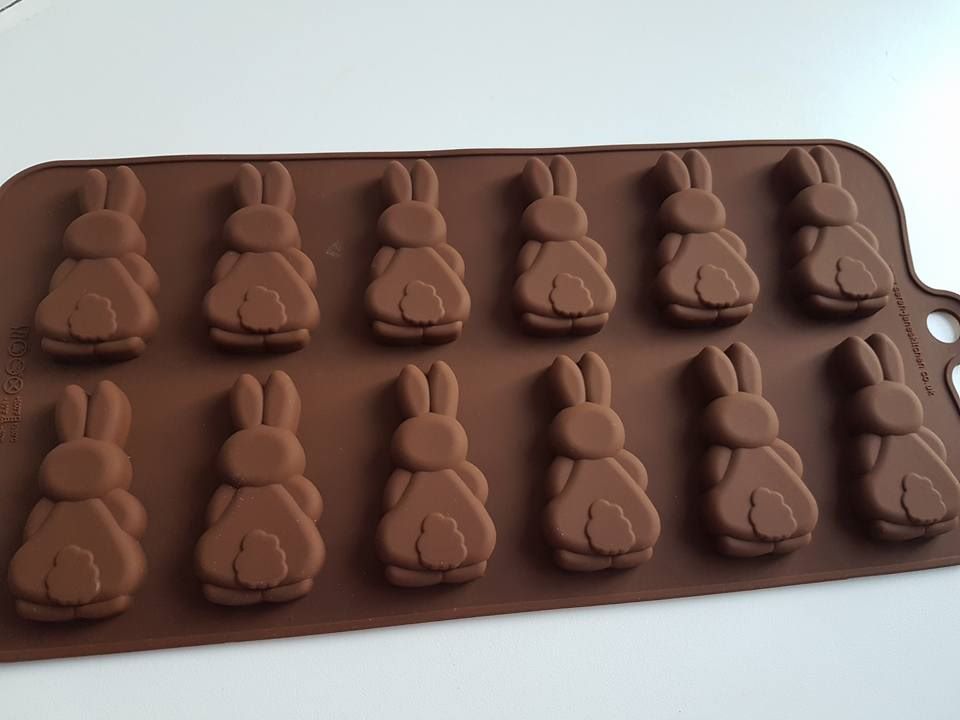 Silicone Mould - Bunny Butts 12 Cell