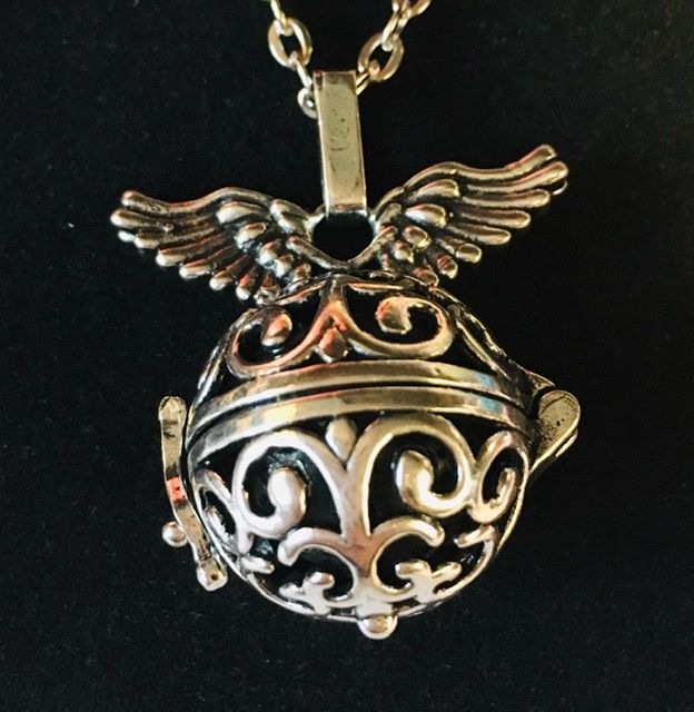 Diffuser Pendant Winged