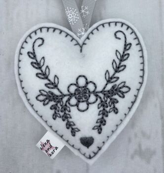 Christmas Heart - M