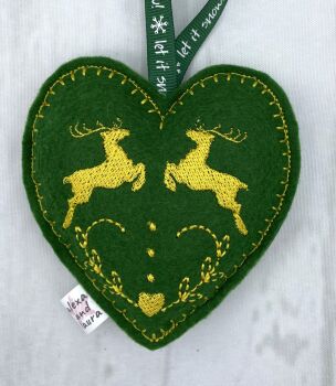 Christmas Heart - D