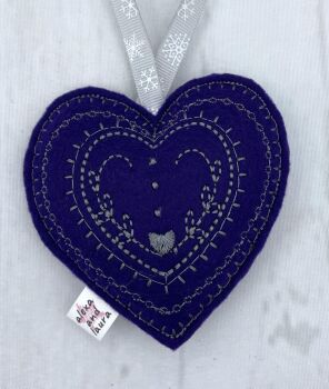 Christmas Heart - E