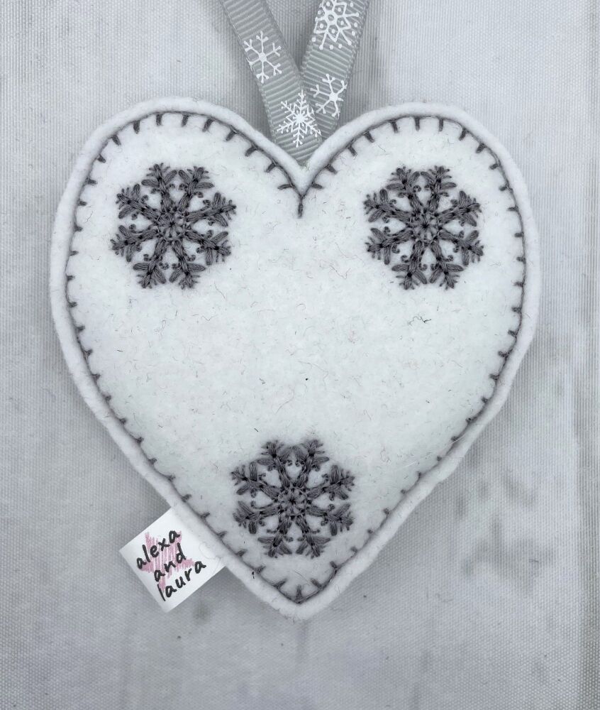 Christmas Heart - L