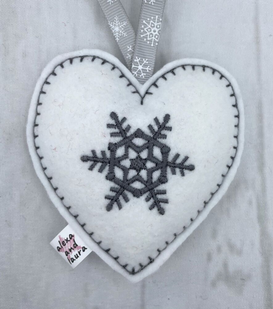 Christmas Heart - F