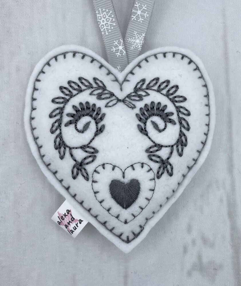 Christmas Heart - N
