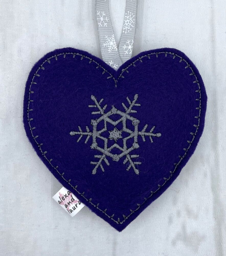 Christmas Heart - F