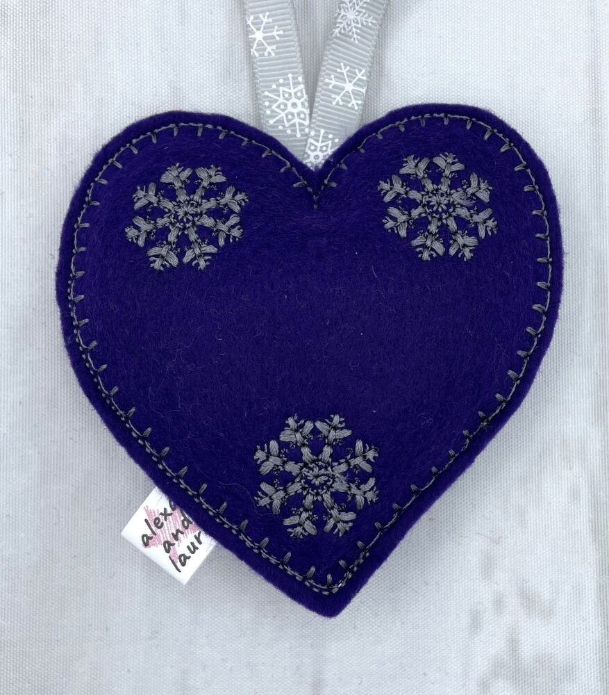 Christmas Heart - L