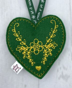 Christmas Heart - M
