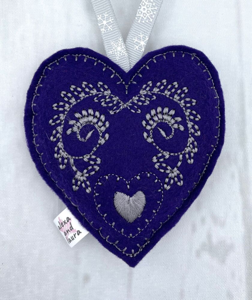 Christmas Heart - N