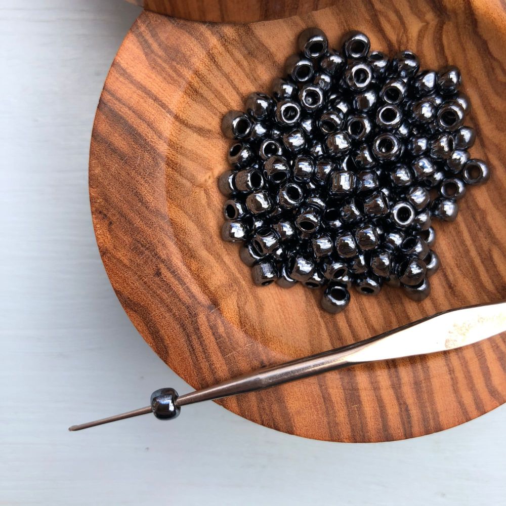 Graphite - Size 6 Toho Beads