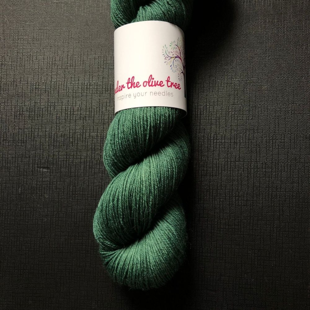 Dark green yarn