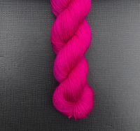 <!--044-->Magenta Yarn (Dyed to Order)