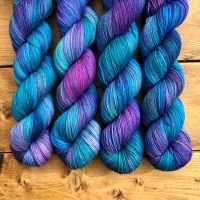 4 ply / Sock Yarn - Peacock Suit