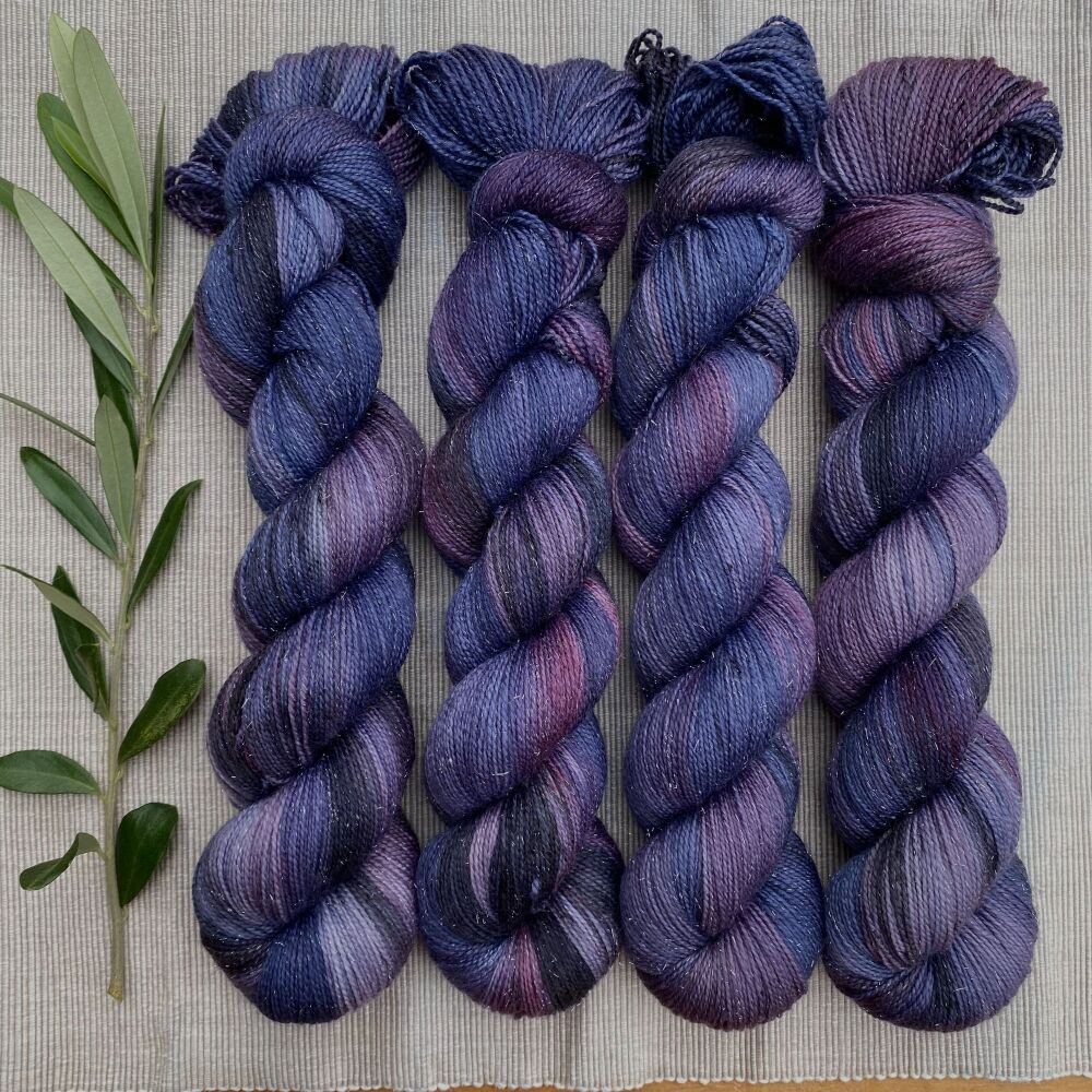 Sparkle Sock / 4 ply Yarn - Roses at Midnight