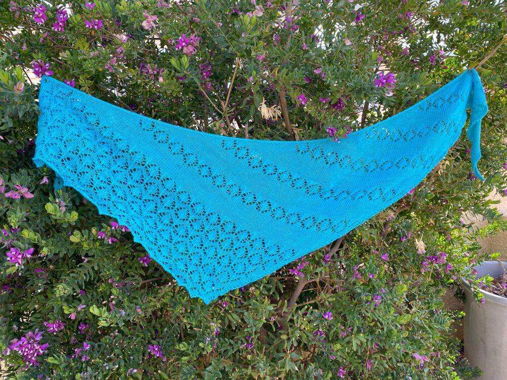One Skein Shawl Knitting Kit - Catch a Falling Leaf (with Heartspun Yarn)