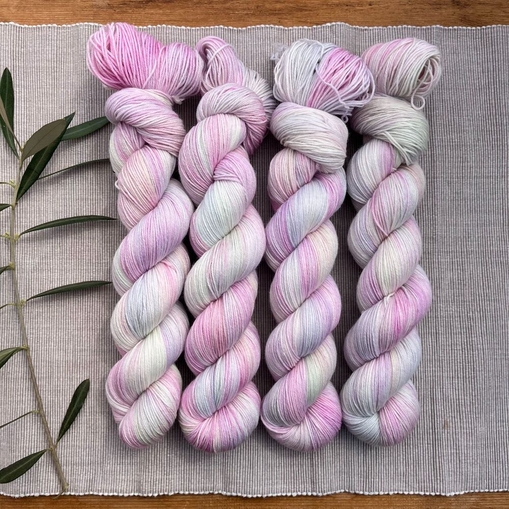 4 ply / Sock Yarn - Mother of Pearl