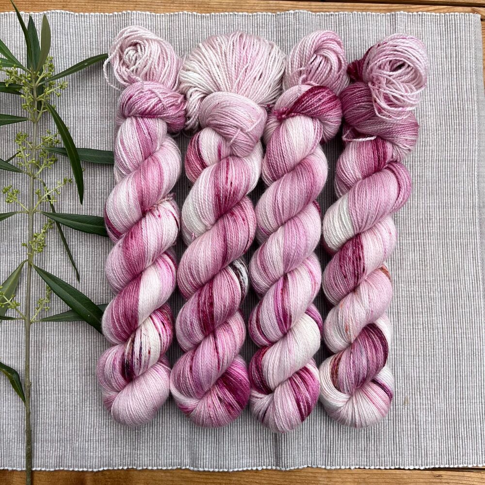 Sparkle Sock / 4 ply Yarn - Antique Roses