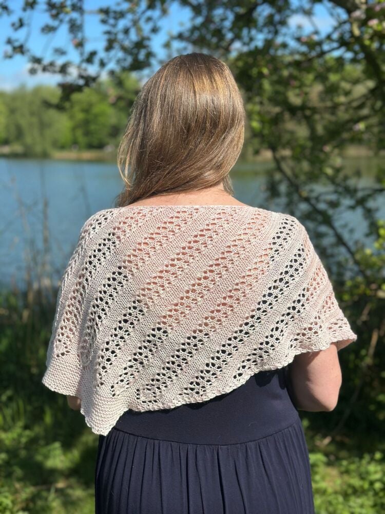 One Skein Shawl Knitting Kit - Sakura (with Luxury Yarn)