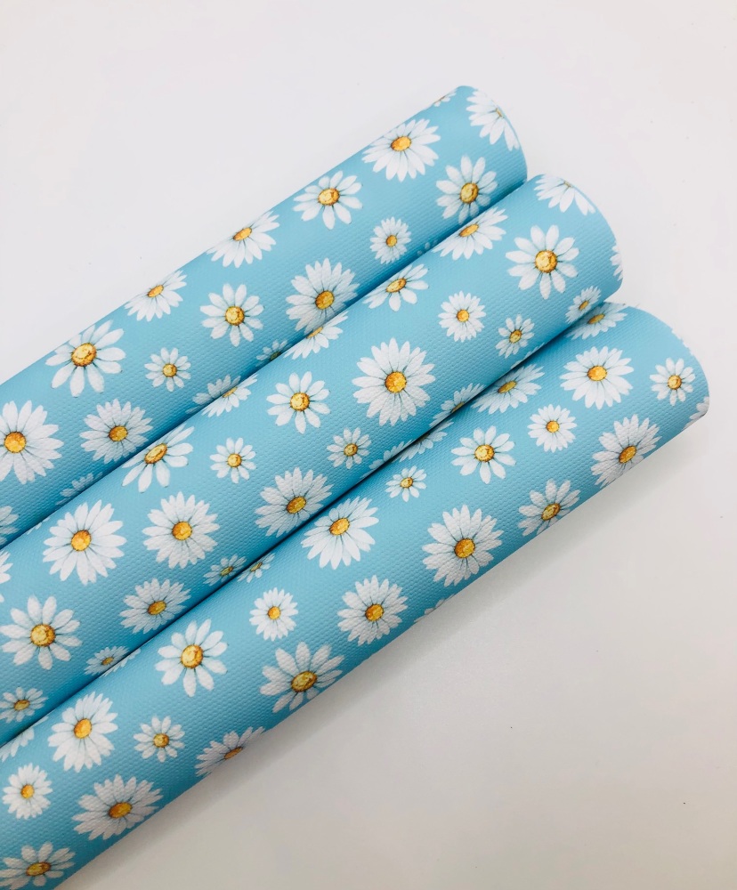1660 - Sky Blue daisy print printed canvas fabric sheet
