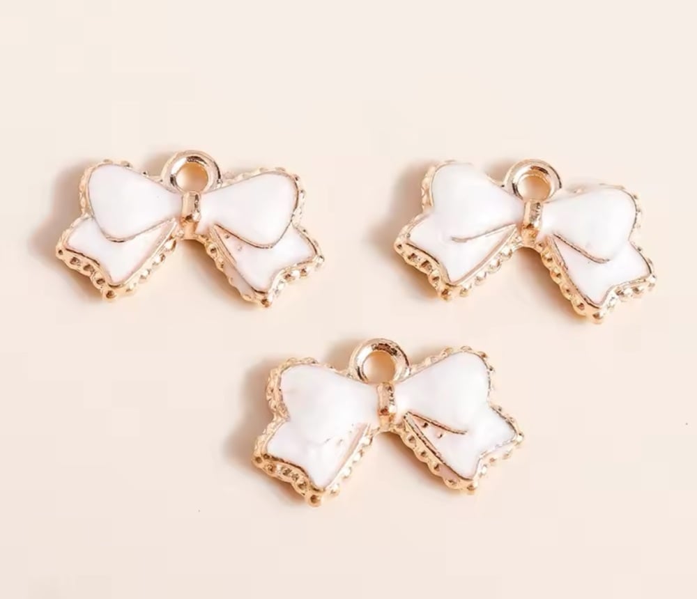 White Pretty Hair bow charm embellishment