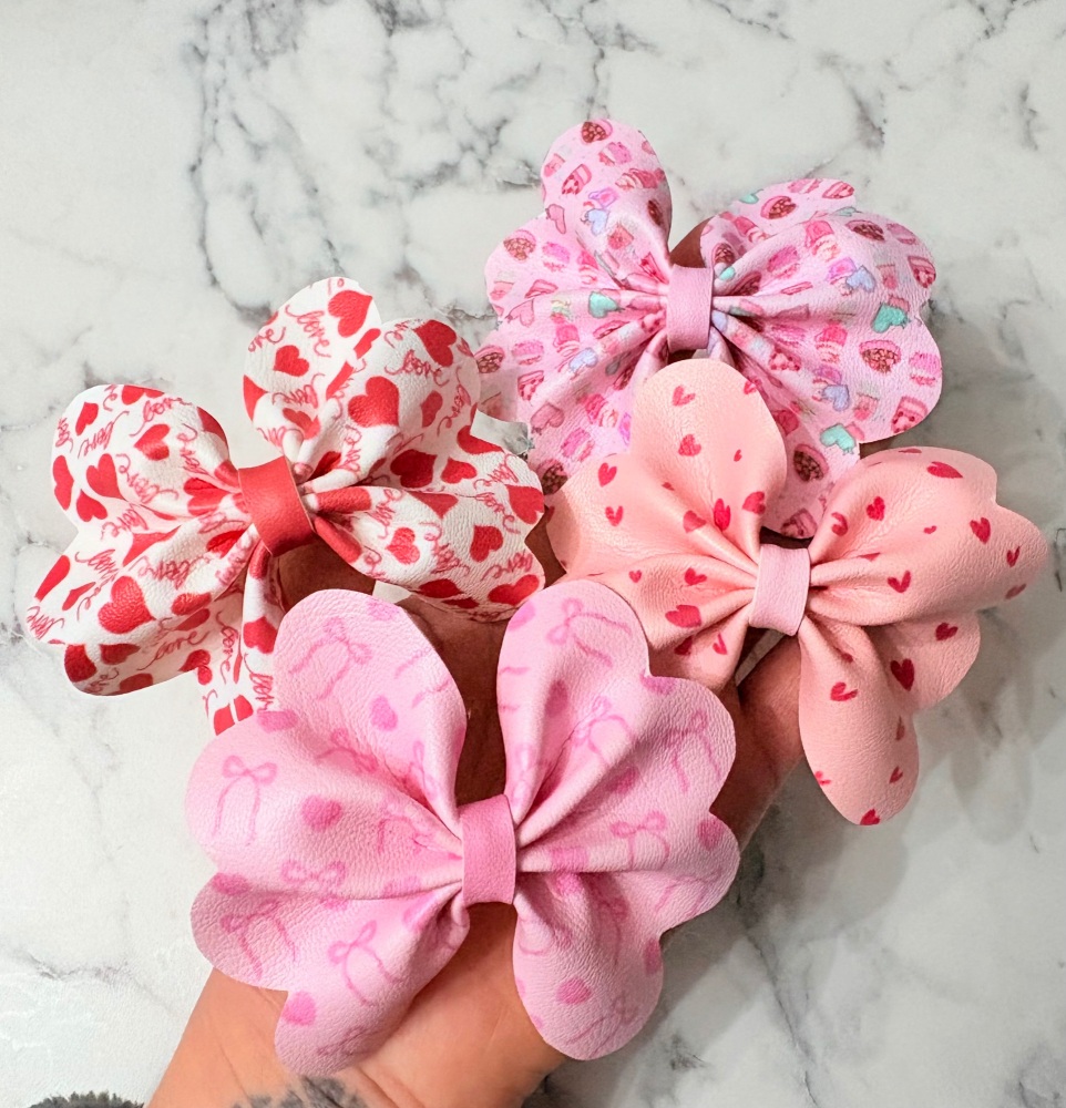 Valentine kisses Pinch Bow Cut n Pinch printed leather sheet