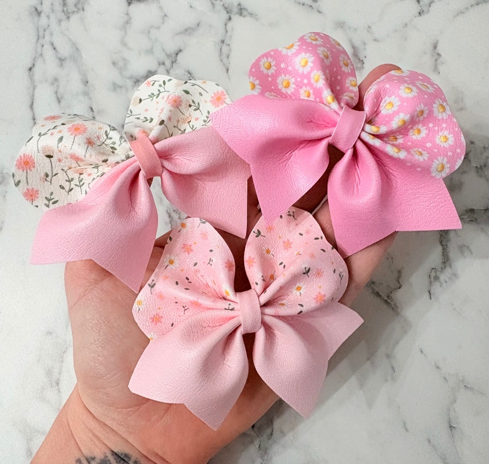 Pretty pink daisies Pinch Bow Cut n Pinch printed leather sheet