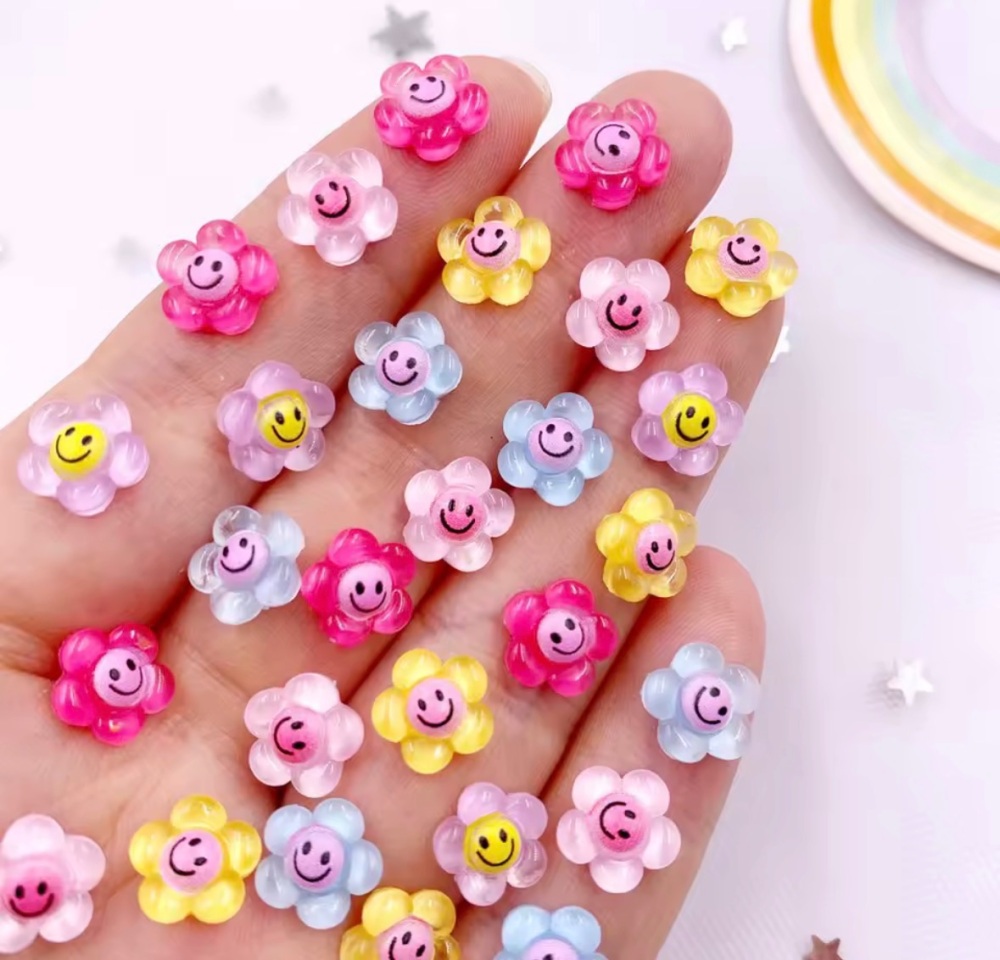 Mini Daisy embellishment flatback embellishment