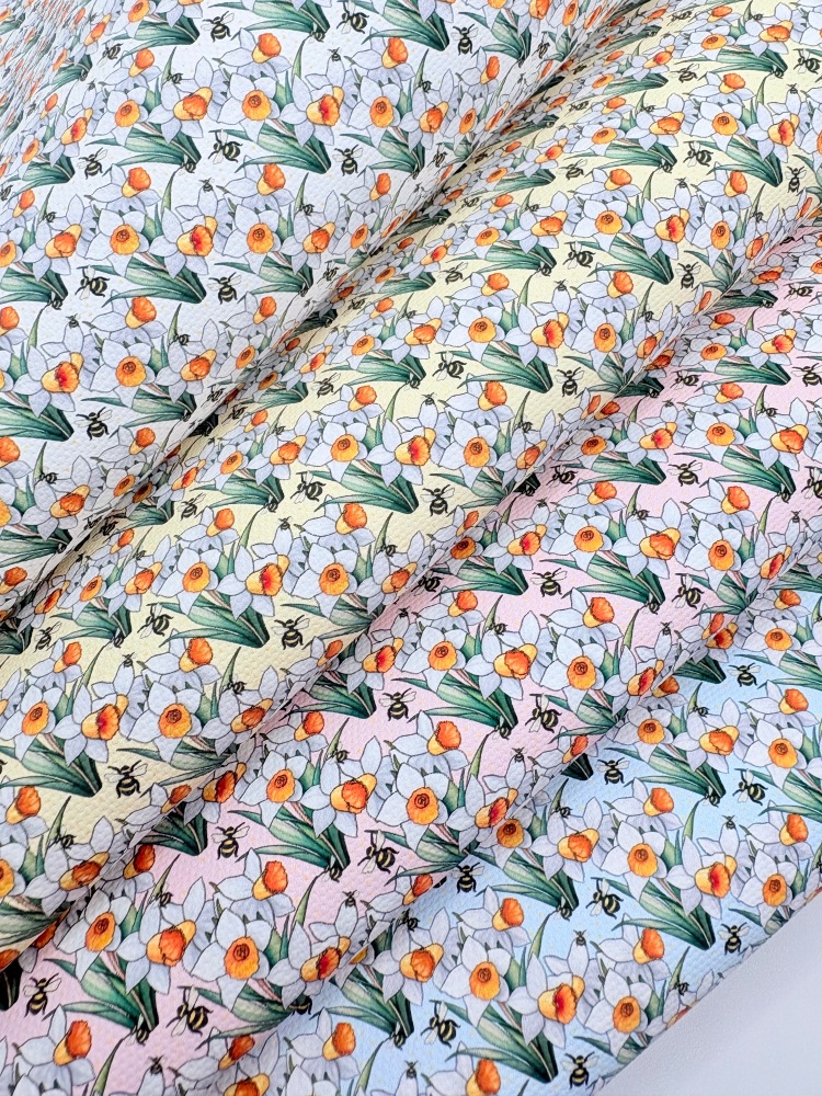 1802 - Daisy bumble bee printed canvas fabric sheet