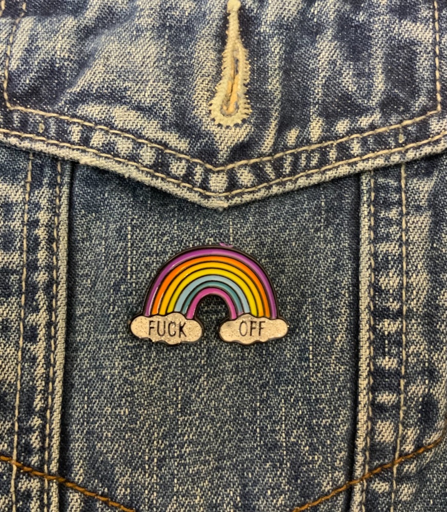 #0089 RUDE FUCK OFF RAINBOW GLITTER CLOUD PIN BADGE LAPEL
