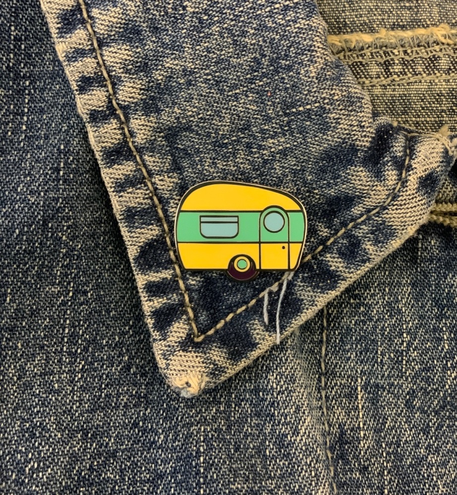 Happy Camper Retro Caravan Enamel Metal Pin Badge #0079