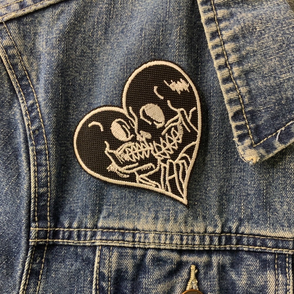 Kissing Skeletons Heart Black & White Embroidered Iron on Cloth Patch 0066