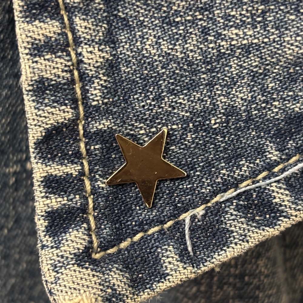 Mini Gold Coloured Star Metal Pin Badge #0037