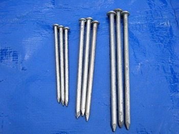 GALVANISED ROUND WIRE NAILS. LENGTH 75 MM