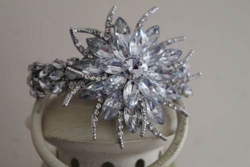 Wedding Crystal Brooch Silver Flower wrist corsage