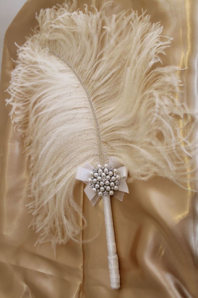 Extra Large Cream Ostrich Feather Pen