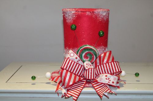 Candy Top Hat Christmas Tree Topper