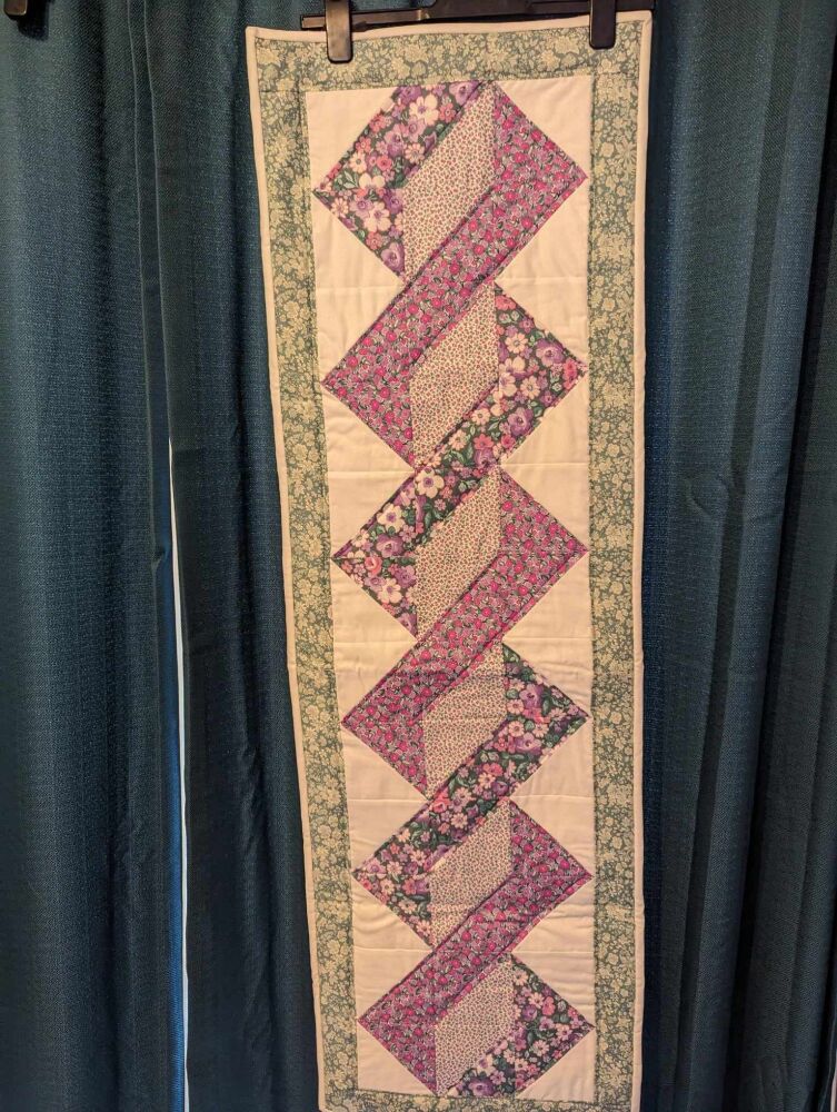 Liberty Twisted Pole Table Runner 17" x 51"