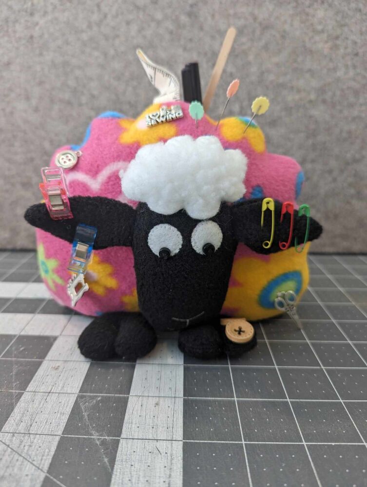 The Sheep Handy Helper by Endless Thread - Pink flowers