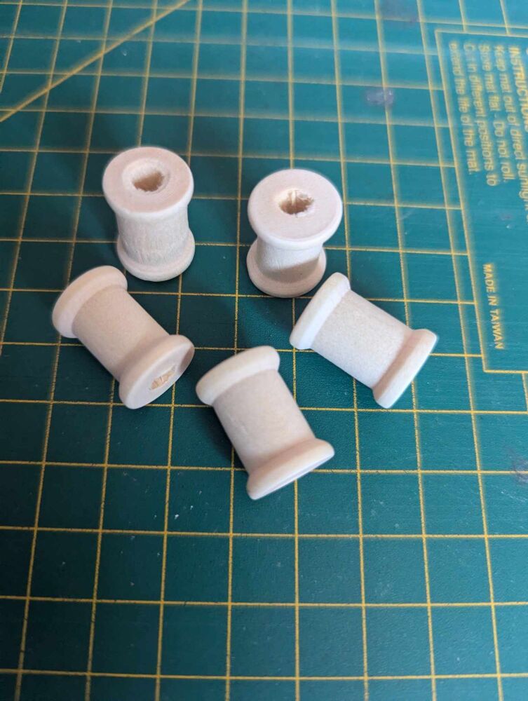 Mini wooden cotton reels - 2cm long - price per reel