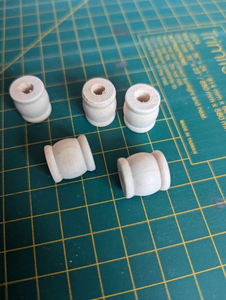Mini wooden cotton reels - Barrel shaped - 1.5cm long - price per reel