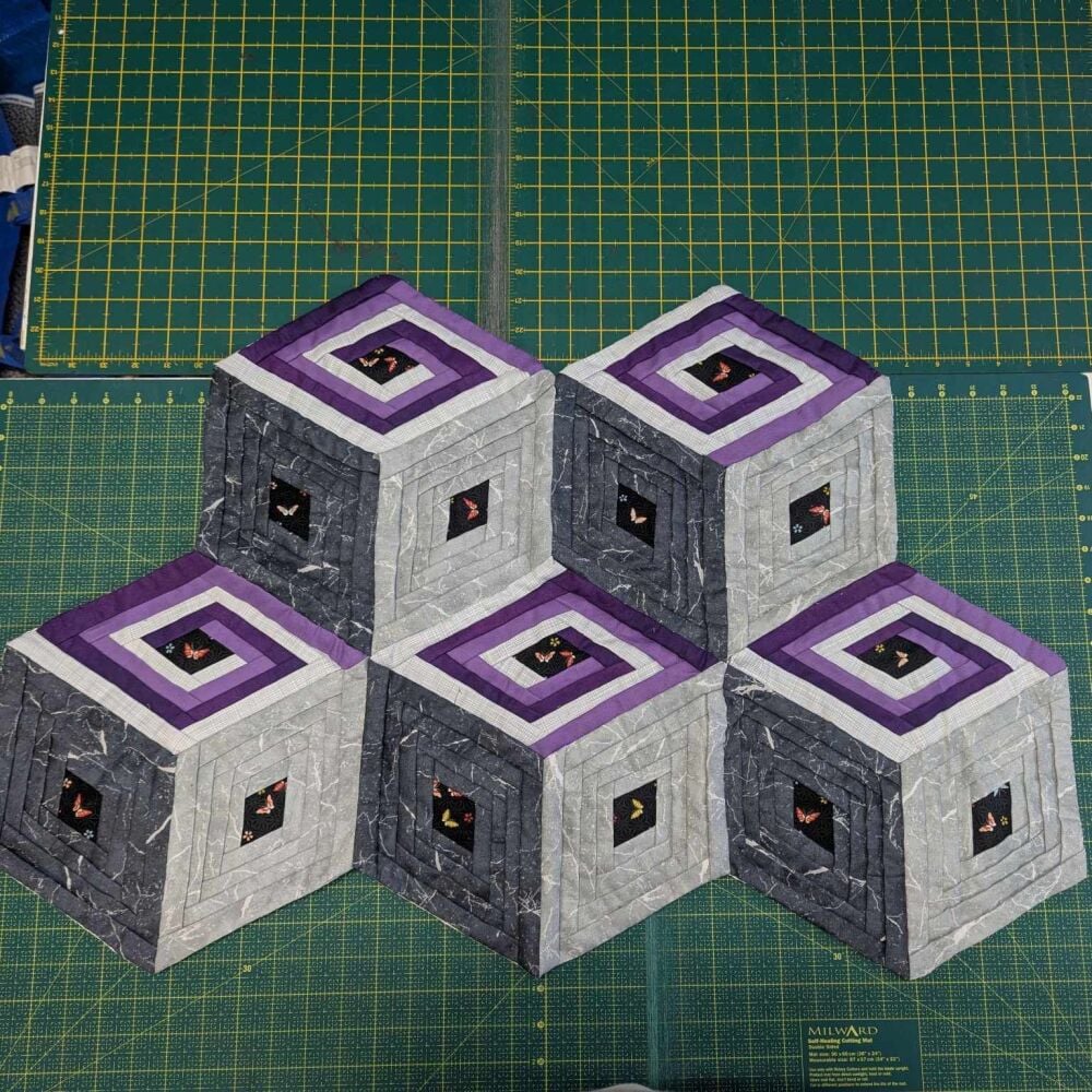 Tumbling Blocks/Diamond Manx pattern - digital download