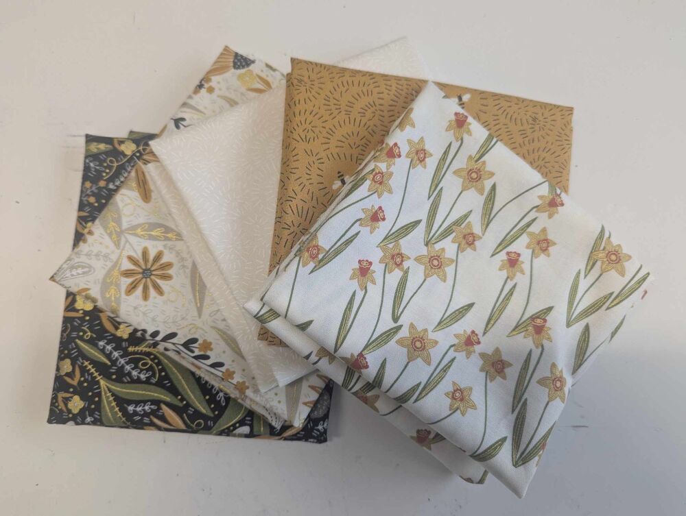 Bee garden by Gingiber for Moda 5 x fat quarter bundle