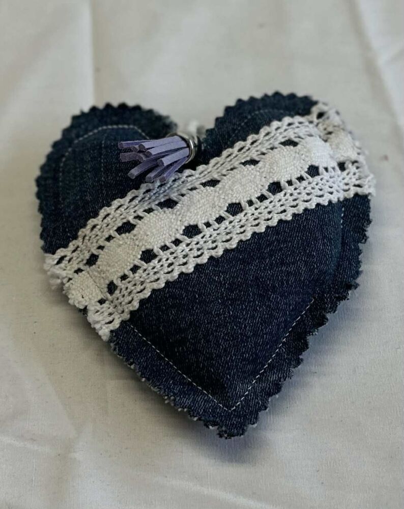 Heart Key ring (random tassle colour)